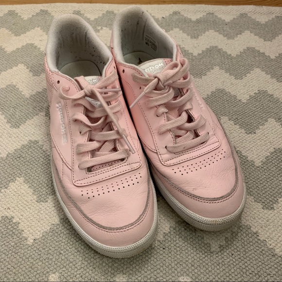 Reebok Classic Women’s Leather Sneaker - Picture 3 of 3